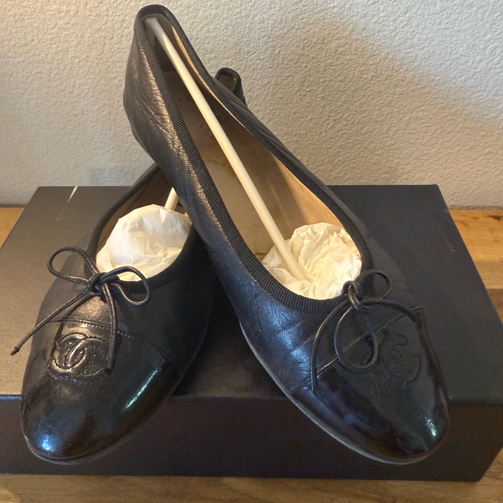 Chanel Black Flats Size 38